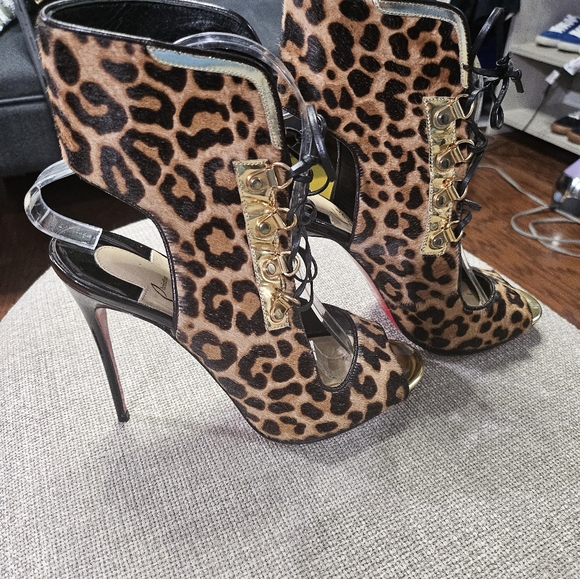 CHRISTIAN LOUBOUTIN | Troubida 120 Leopard Print Fur Cut Out Bootie Heel - Picture 3 of 5